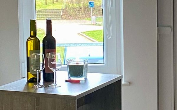 Ferienwohnung Wein mit Glas